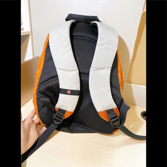 SWISSGear Back Pack - Picture 4 of 4